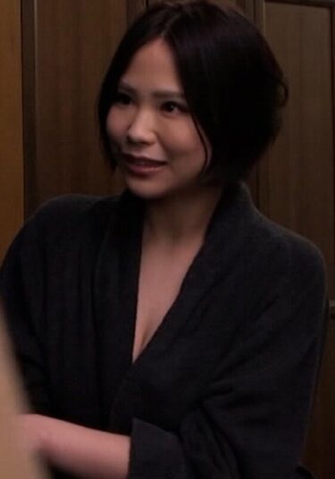 h_1724m805g00002[熟女のエデン]まさかの訪問者！欲求不満のカラダは4Pに快楽堕ち！連続ぶっかけSEX！